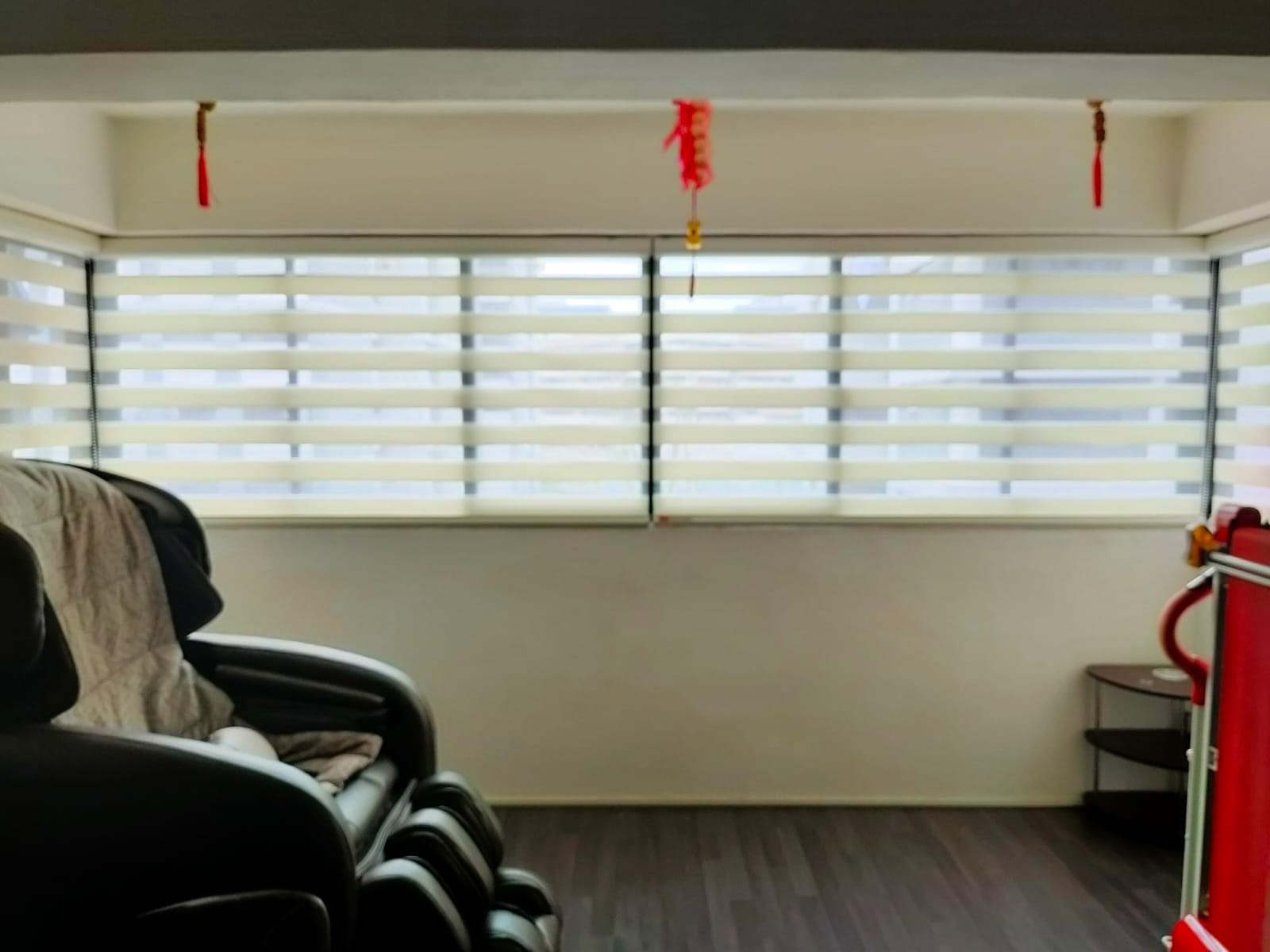 This is a Picture of Dimmer Korean Combi Blinds for HDB living hall, 530 Woodlands Drive 14